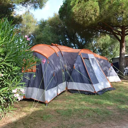 Les Tropiques Кемпинг 4*